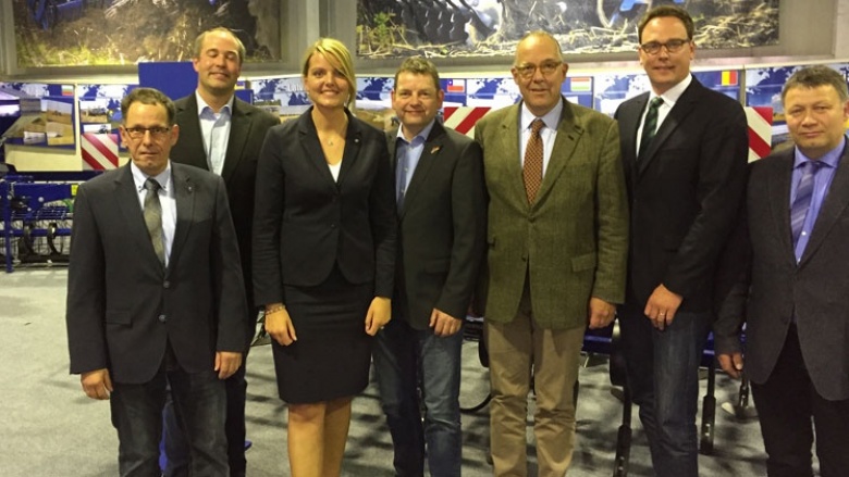 Delegierte bestätigen Christina Schulze Föcking als Vorsitzende des Agrarausschusses der CDU Nordrhein-Westfalen Delegierte bestätigen Christina Schulze Föcking als Vorsitzende des Agrarausschusses der CDU Nordrhein-Westfalen
